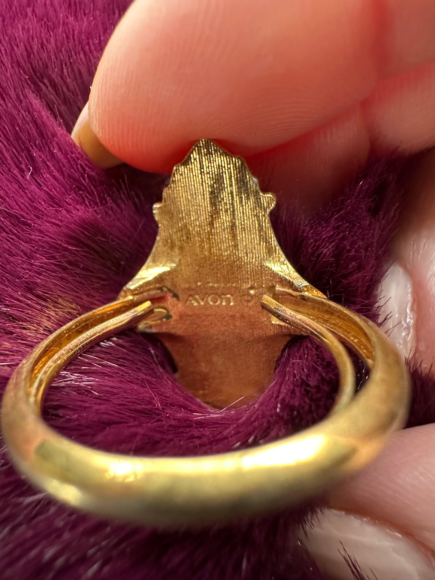 Vintage Avon Mourning Ring SZ. 5-8.5