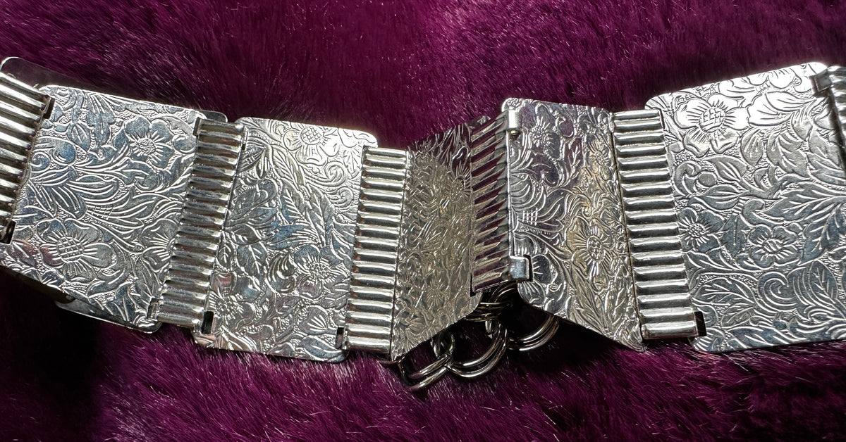Vintage 70s Medieval Belt 30”-36”