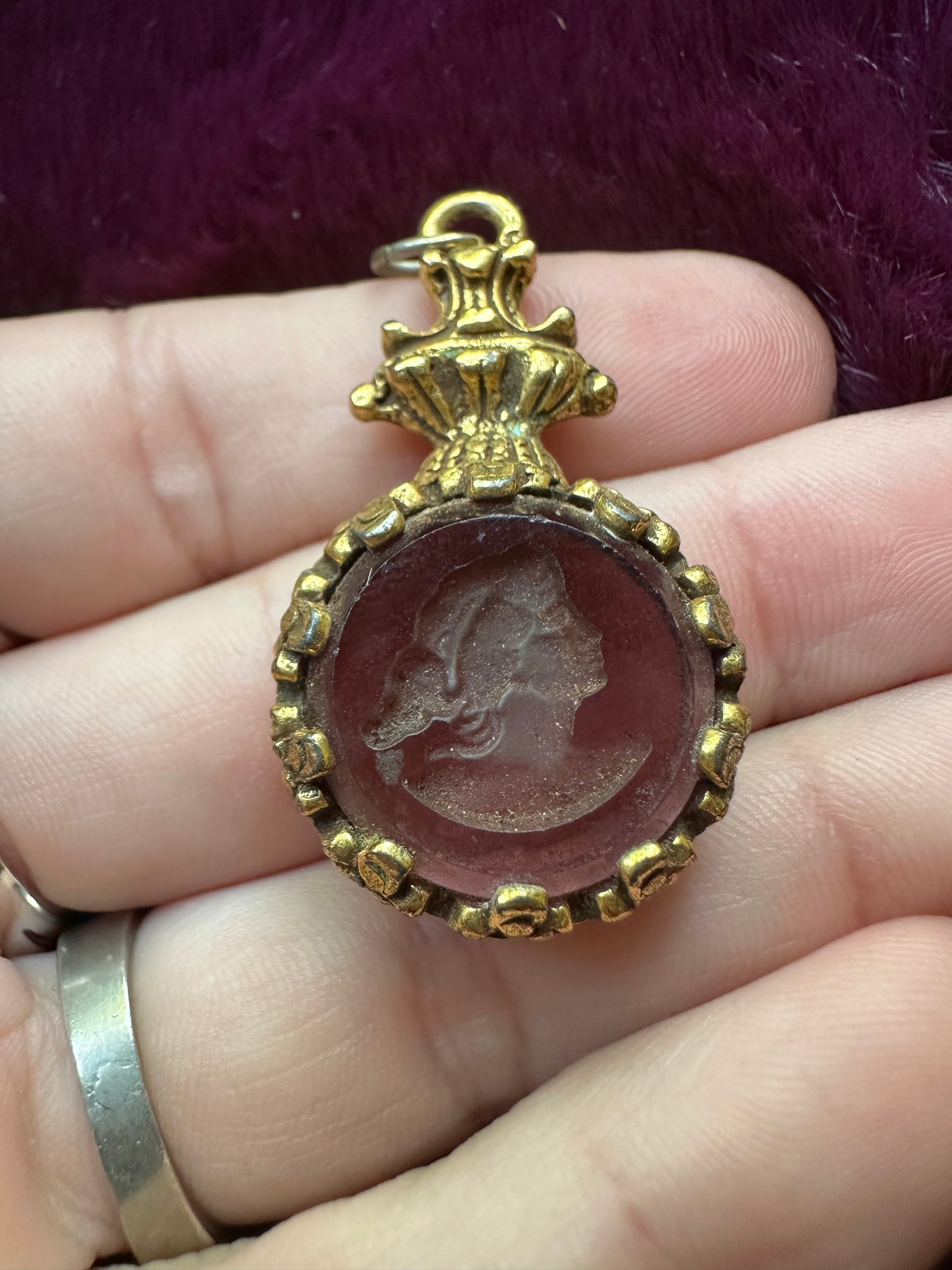Goldette Intaglio Pendant