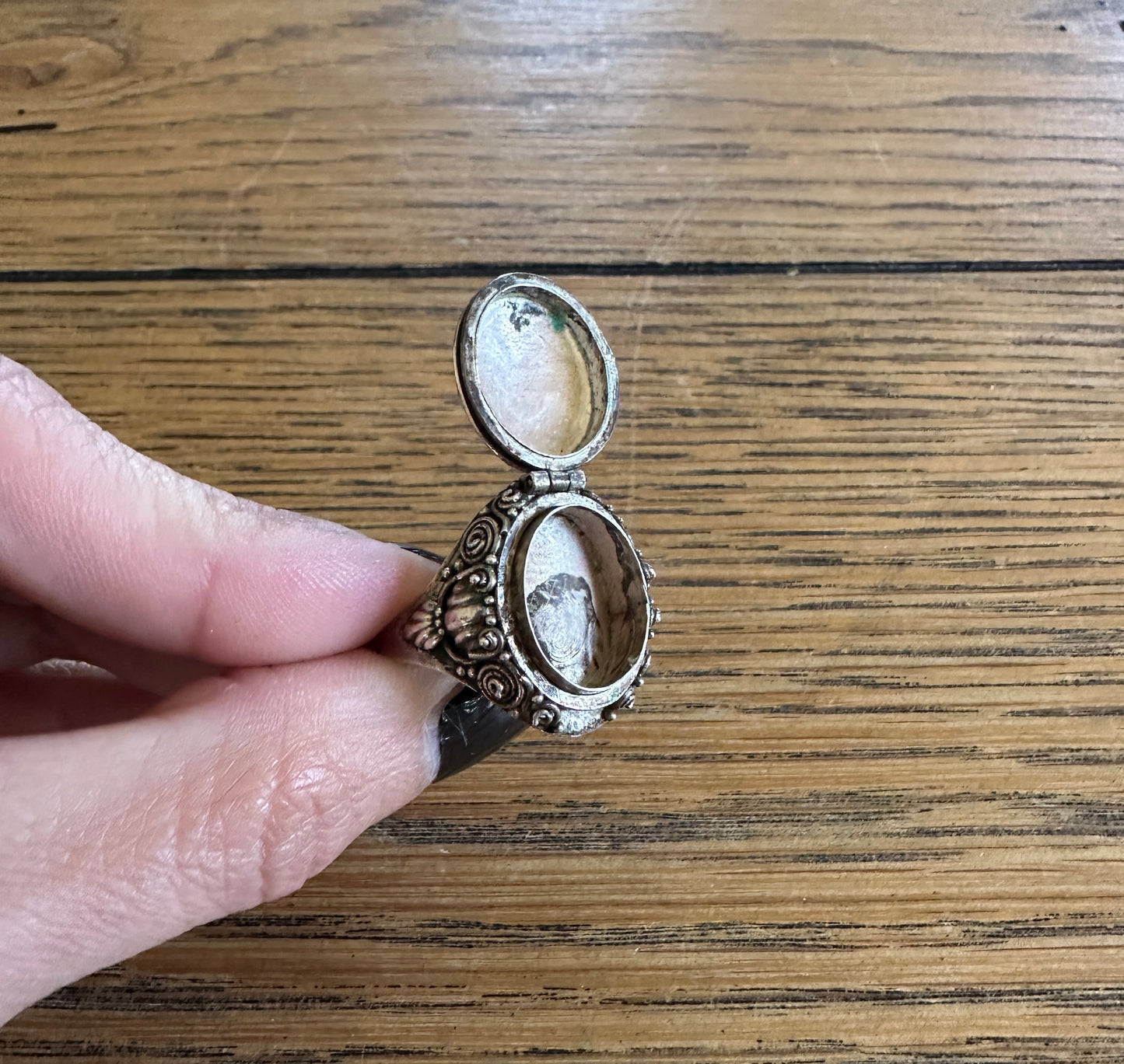 Vintage Sterling Silver Onyx Snuff Poison Ring