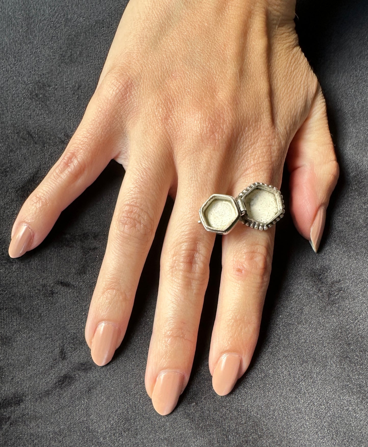 Sterling Silver Garnet Poison/Snuff Ring 8.5