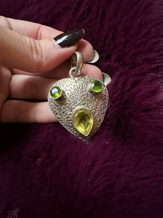 90s Silver Heart Pendant
