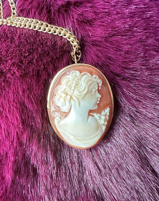Vintage 14K Gold Cameo Necklace