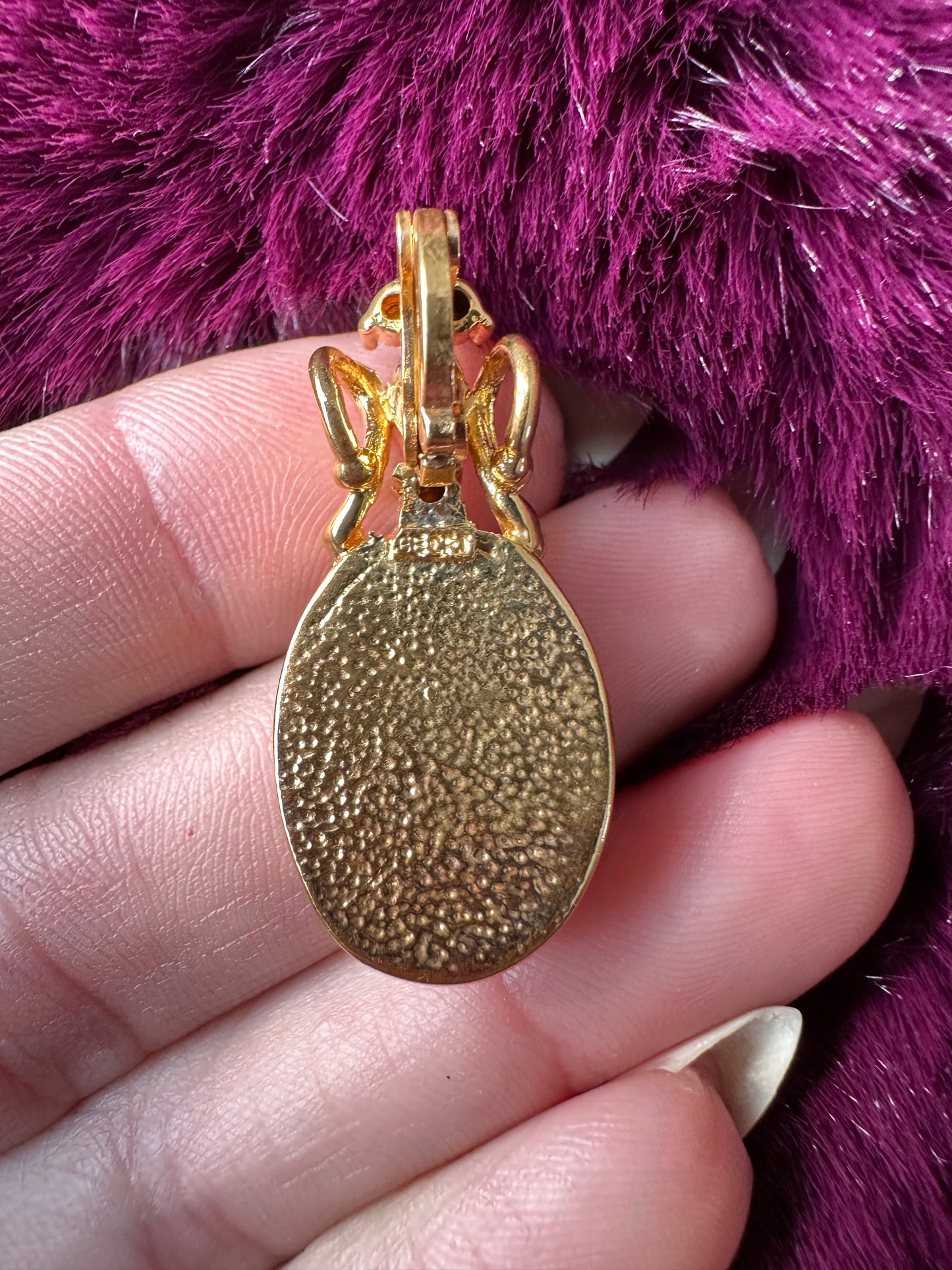 Vintage Gold & Black Cameo Pendant