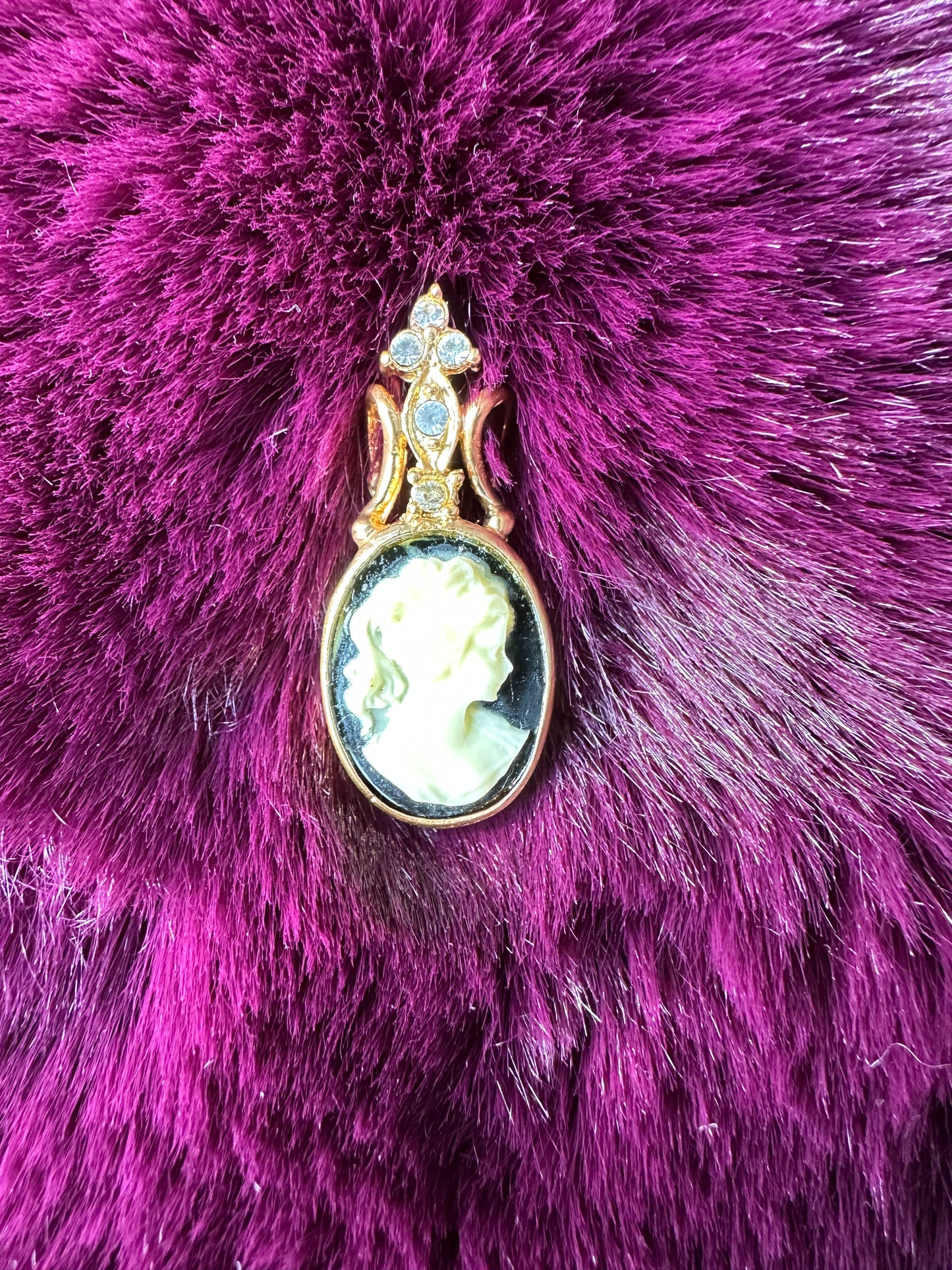 Vintage Gold & Black Cameo Pendant