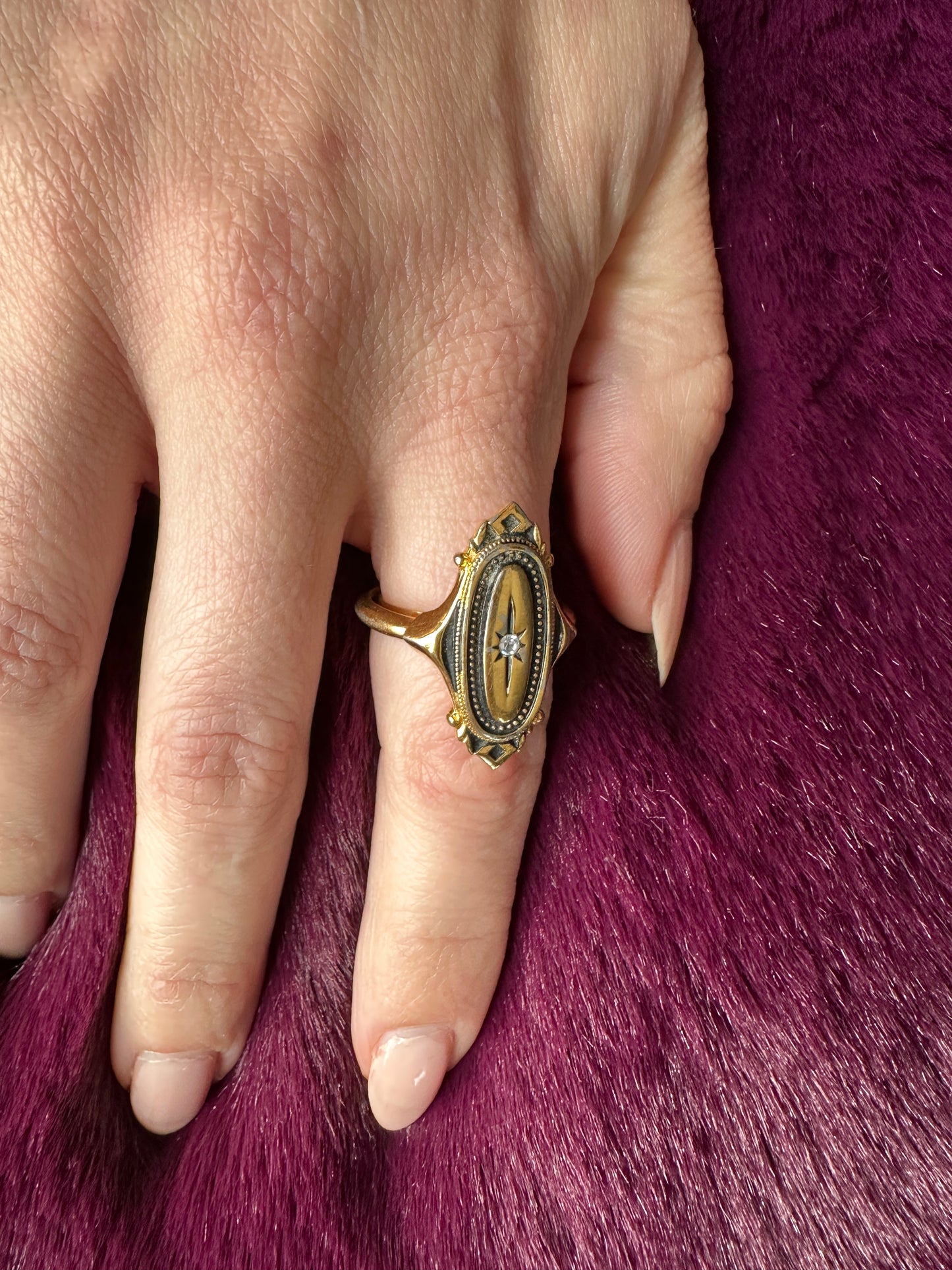 Vintage Avon Mourning Ring SZ. 5-8.5