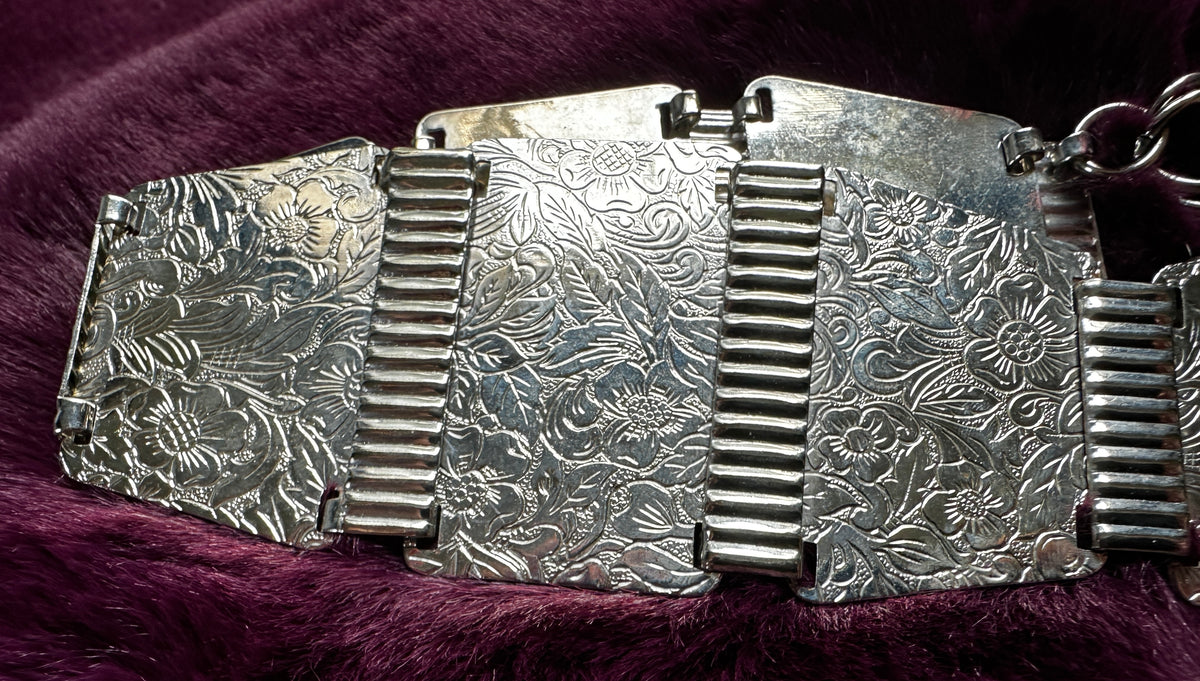 Vintage 70s Medieval Belt 30”-36”