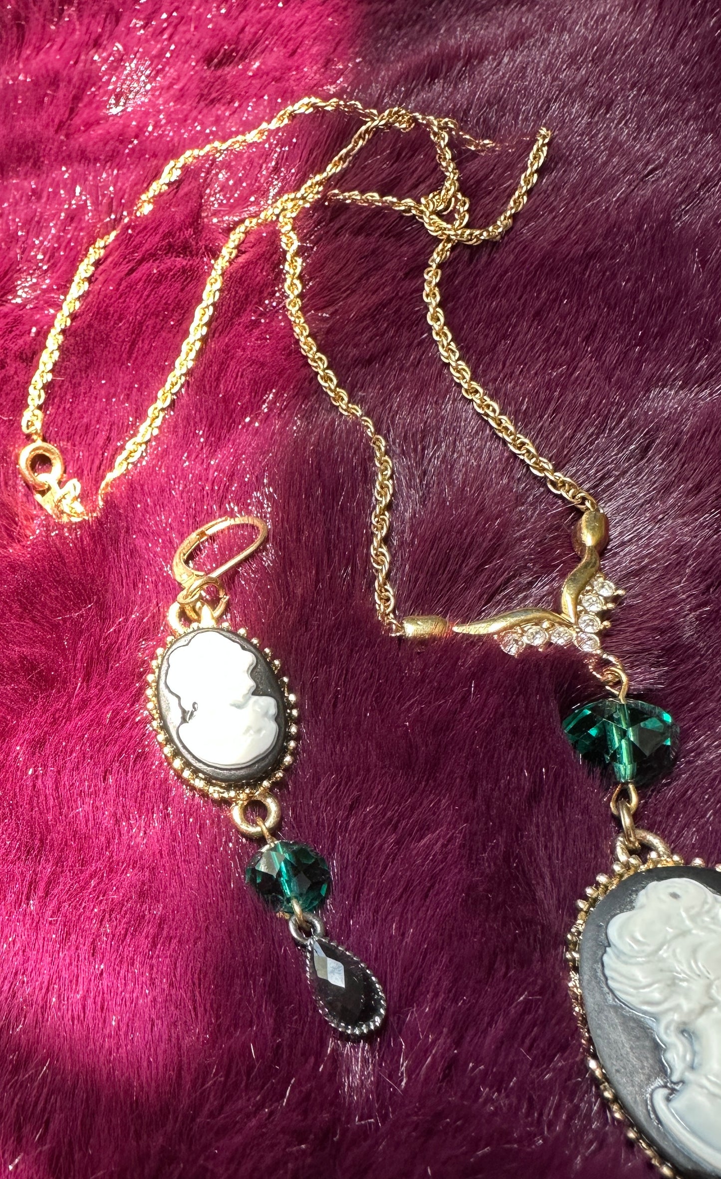 Cameo Necklace & Earring Set