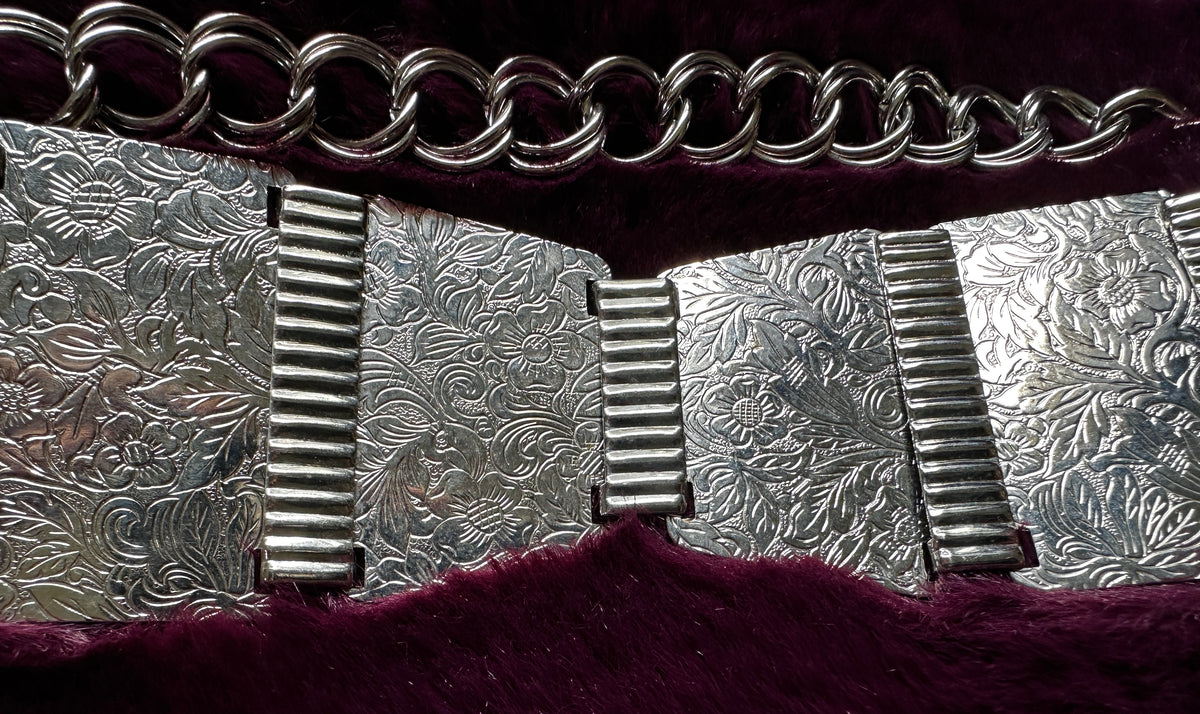 Vintage 70s Medieval Belt 30”-36”