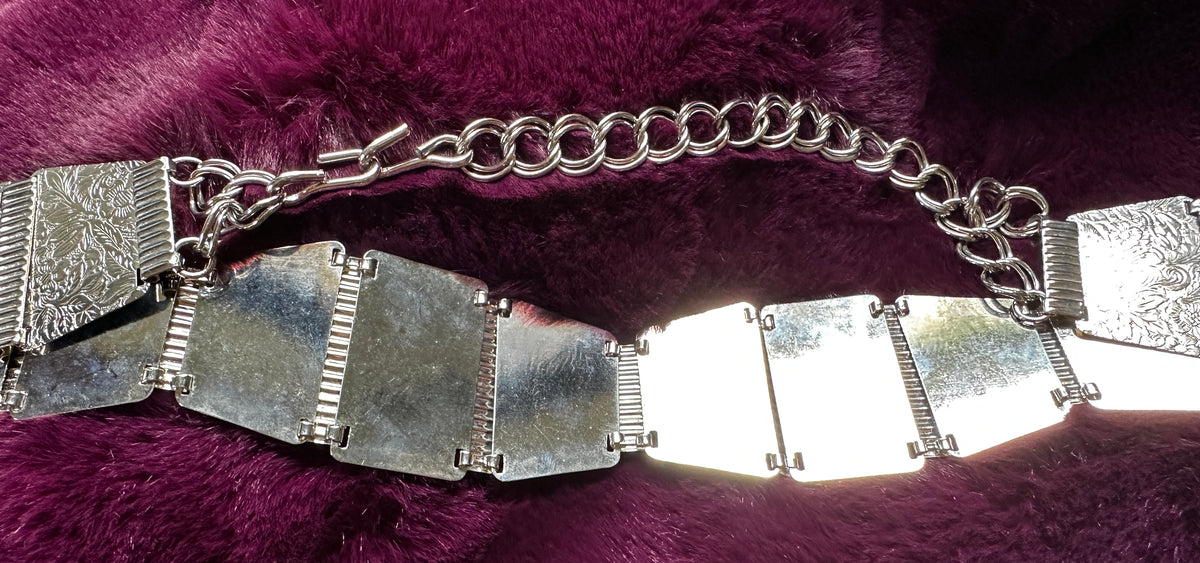 Vintage 70s Medieval Belt 30”-36”