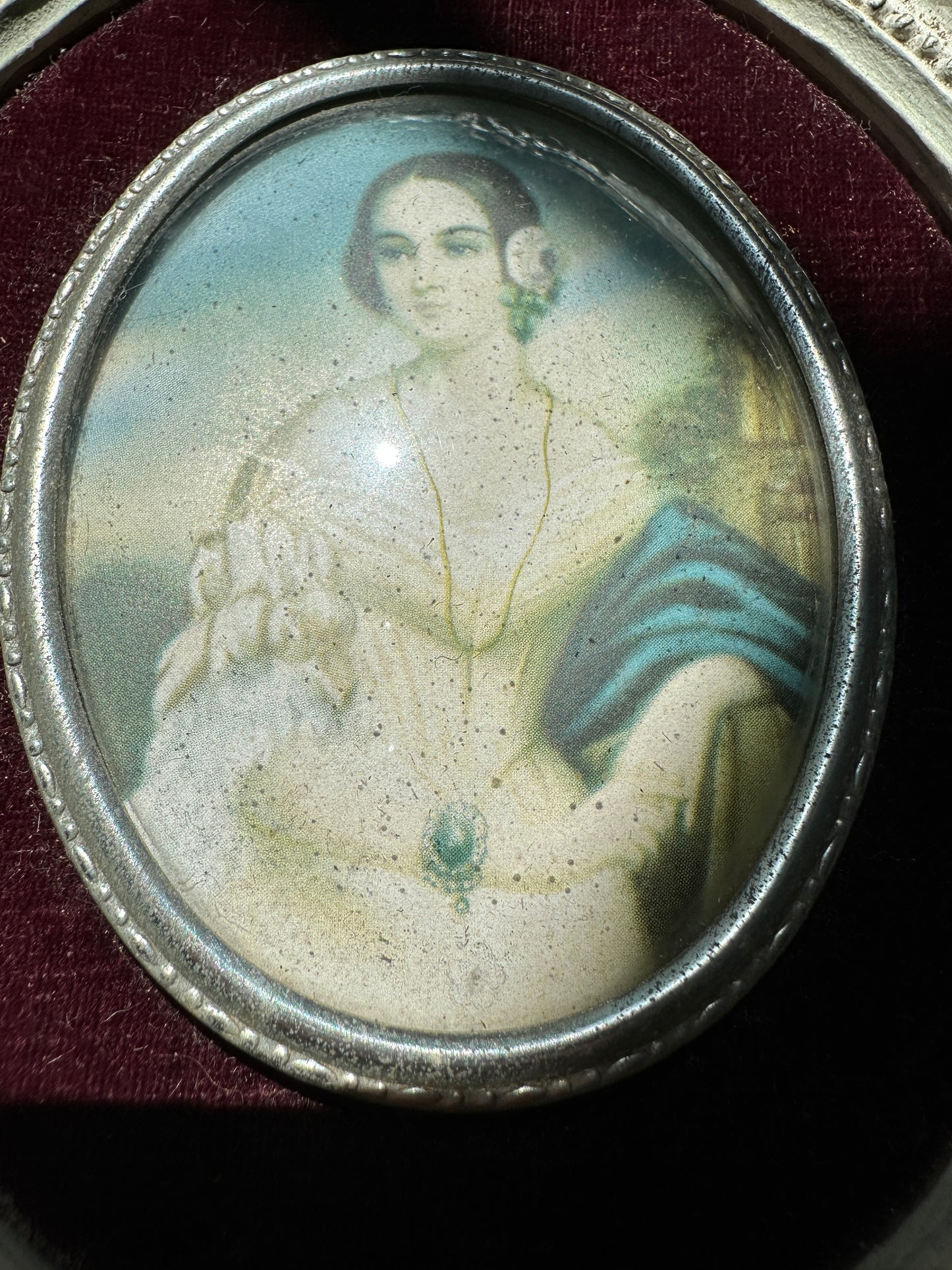 Vintage Victorian Revival Wall Plaques