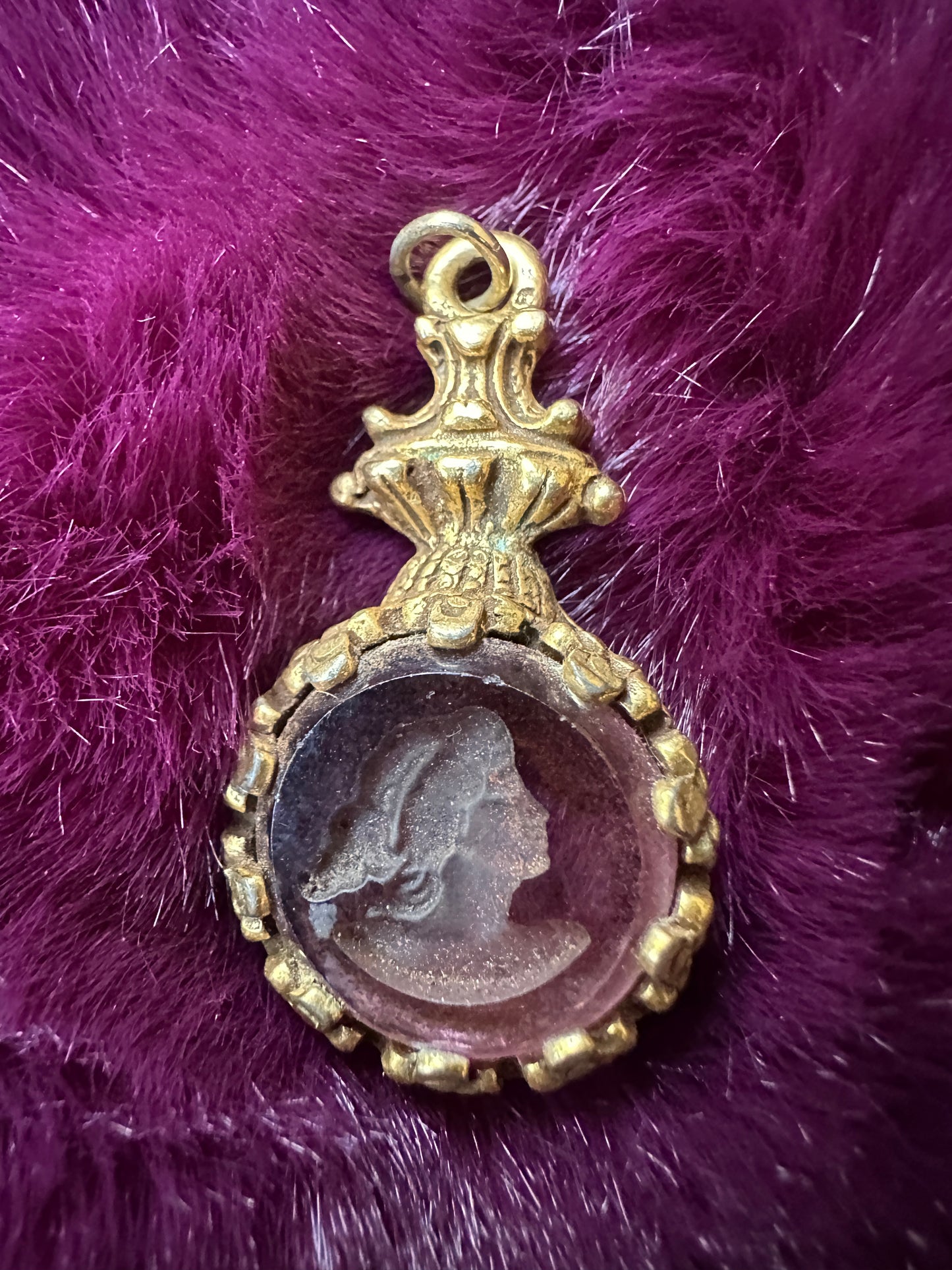 Goldette Intaglio Pendant