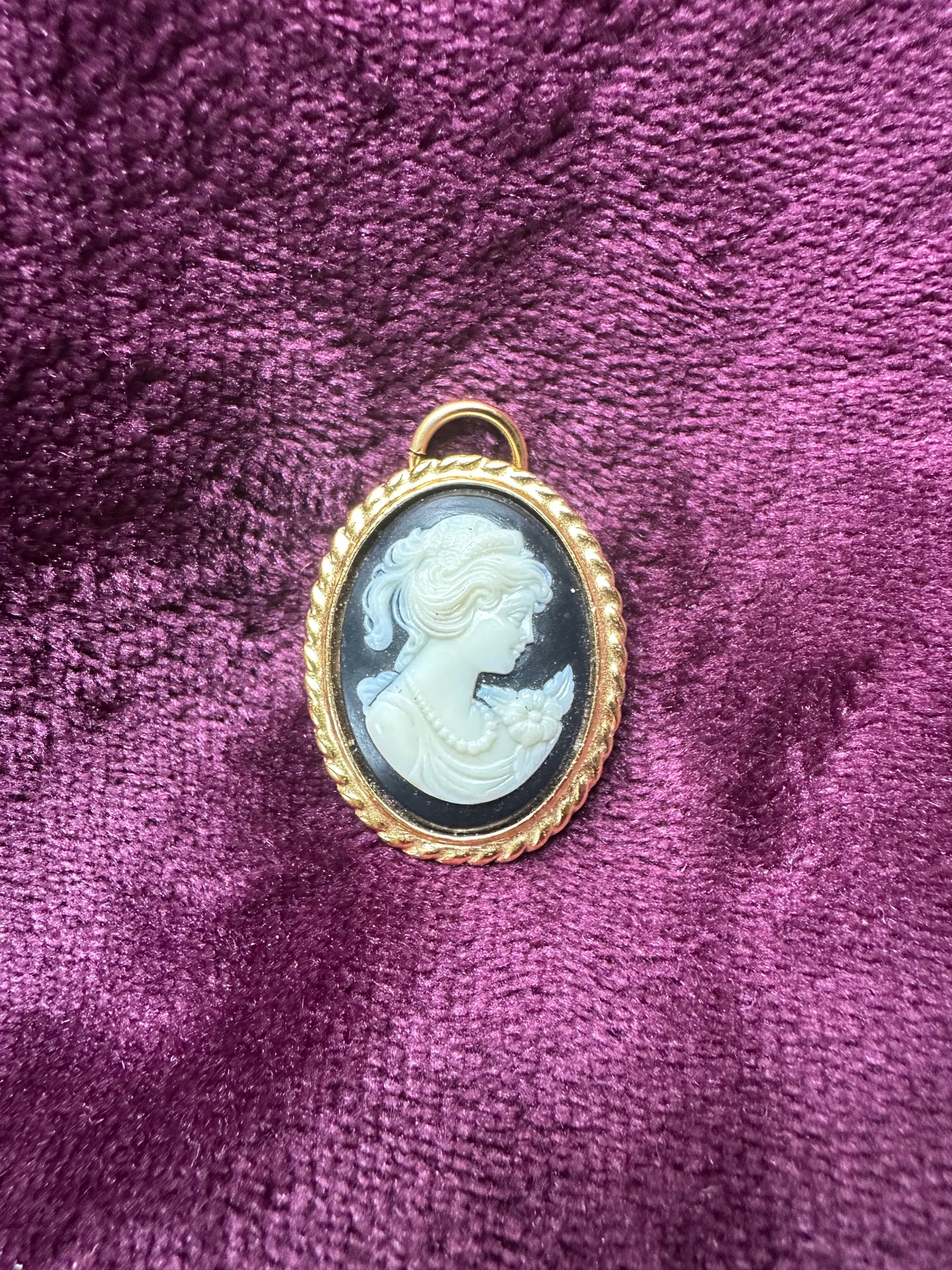 Black & White Cameo Pendant