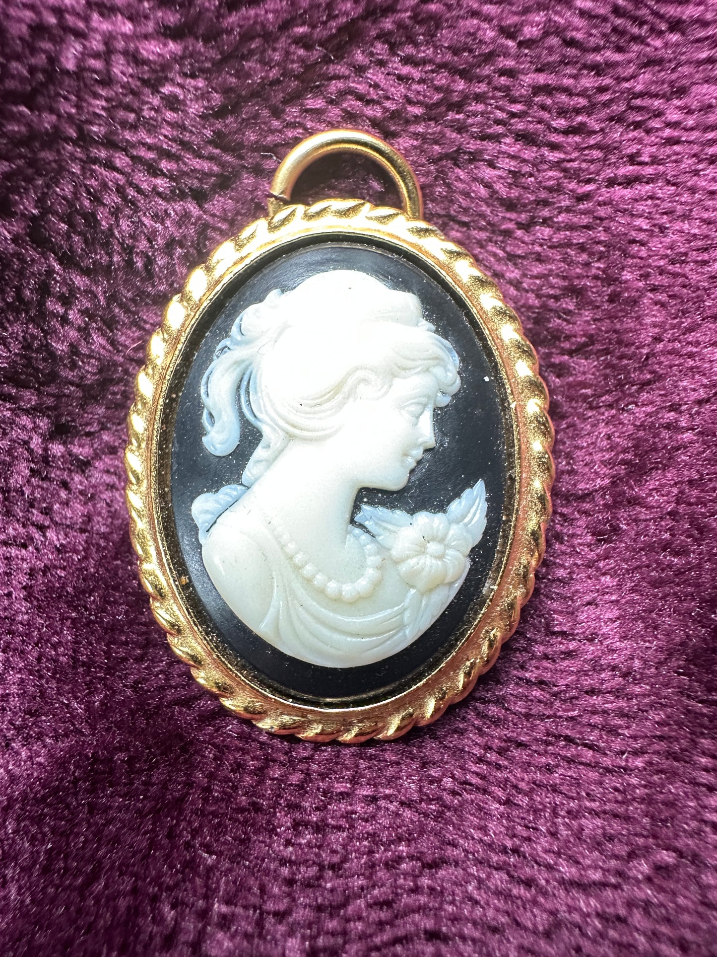 Black & White Cameo Pendant