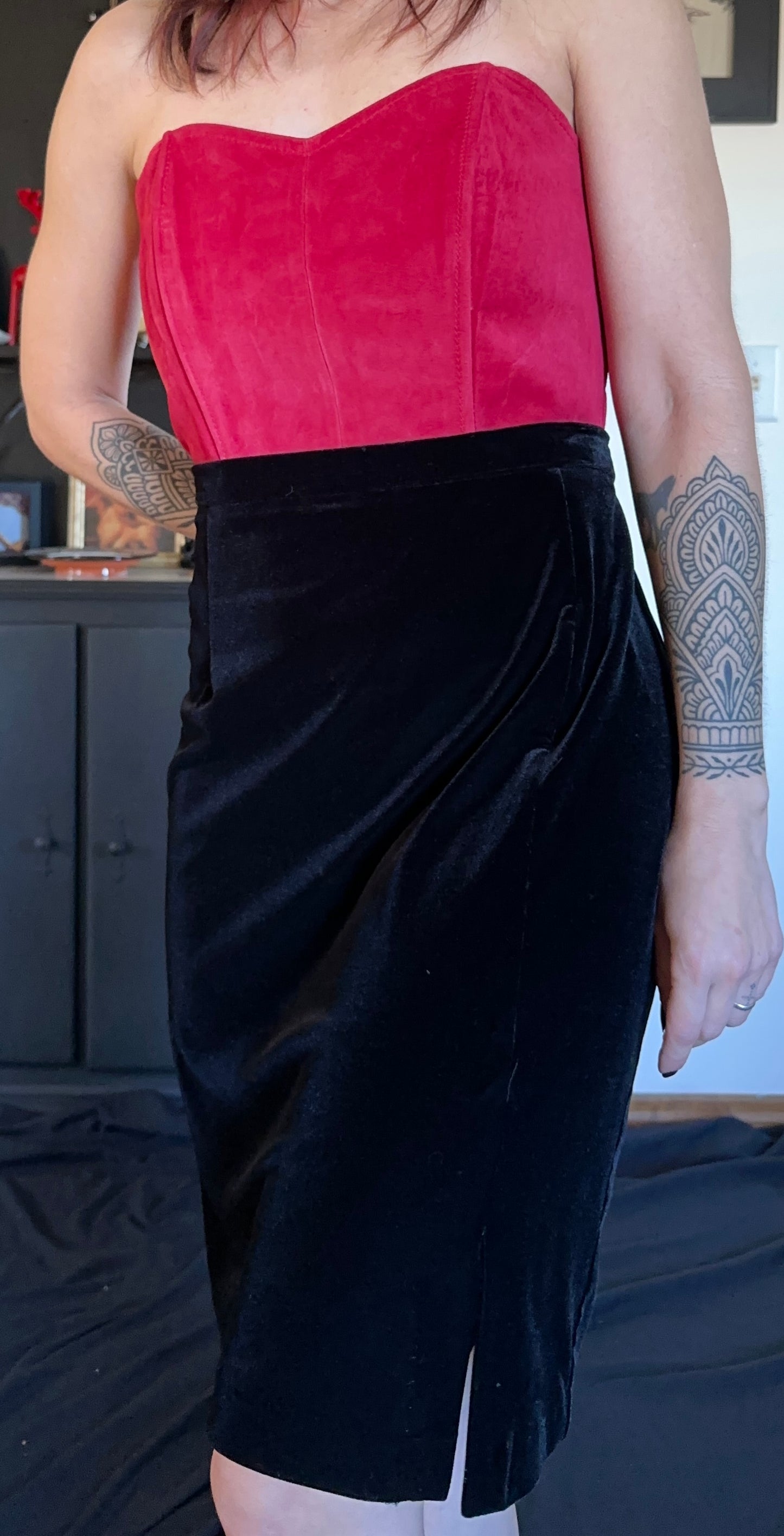 Velvet Corporate Goth Pencil Skirt SZ 14-16