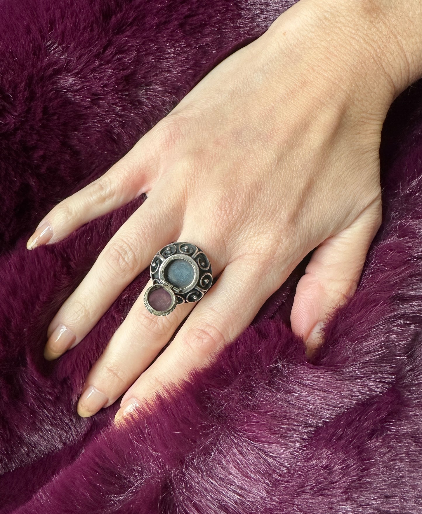 Silver & Amethyst Poison Snuff Ring O/S