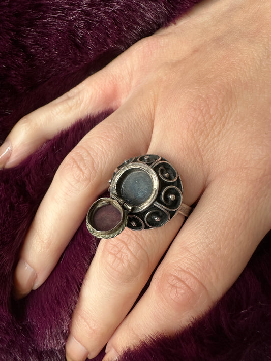 Silver & Amethyst Poison Snuff Ring O/S