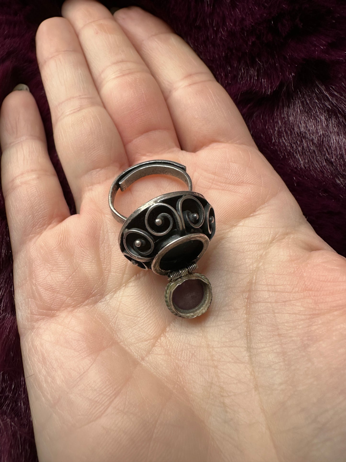 Silver & Amethyst Poison Snuff Ring O/S