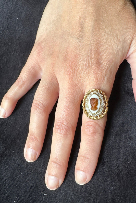 White & Gold Cameo Ring SZ 3-11