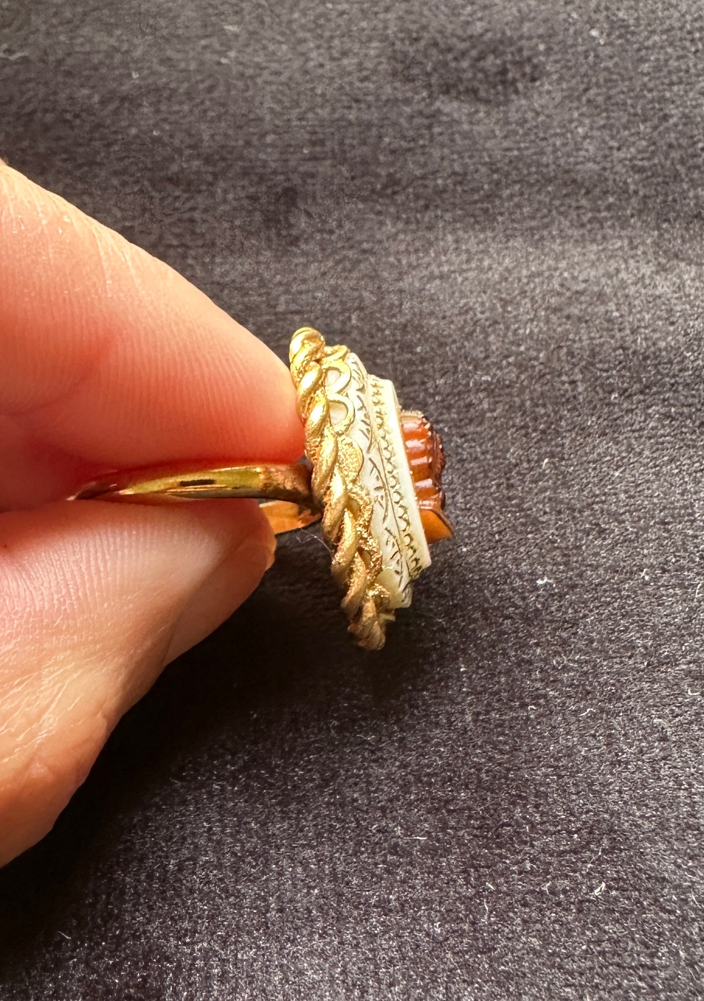 White & Gold Cameo Ring SZ 3-11