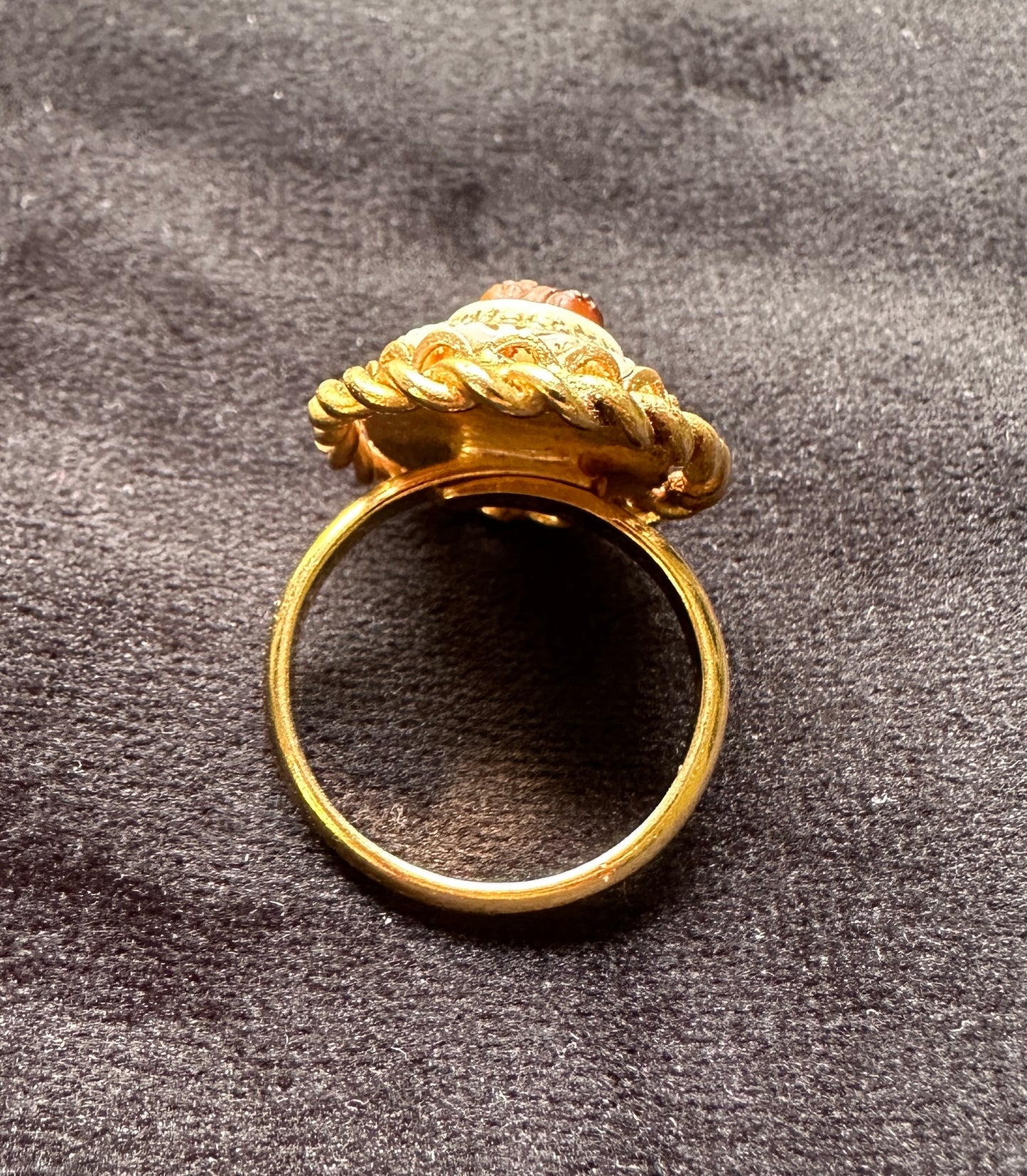 White & Gold Cameo Ring SZ 3-11