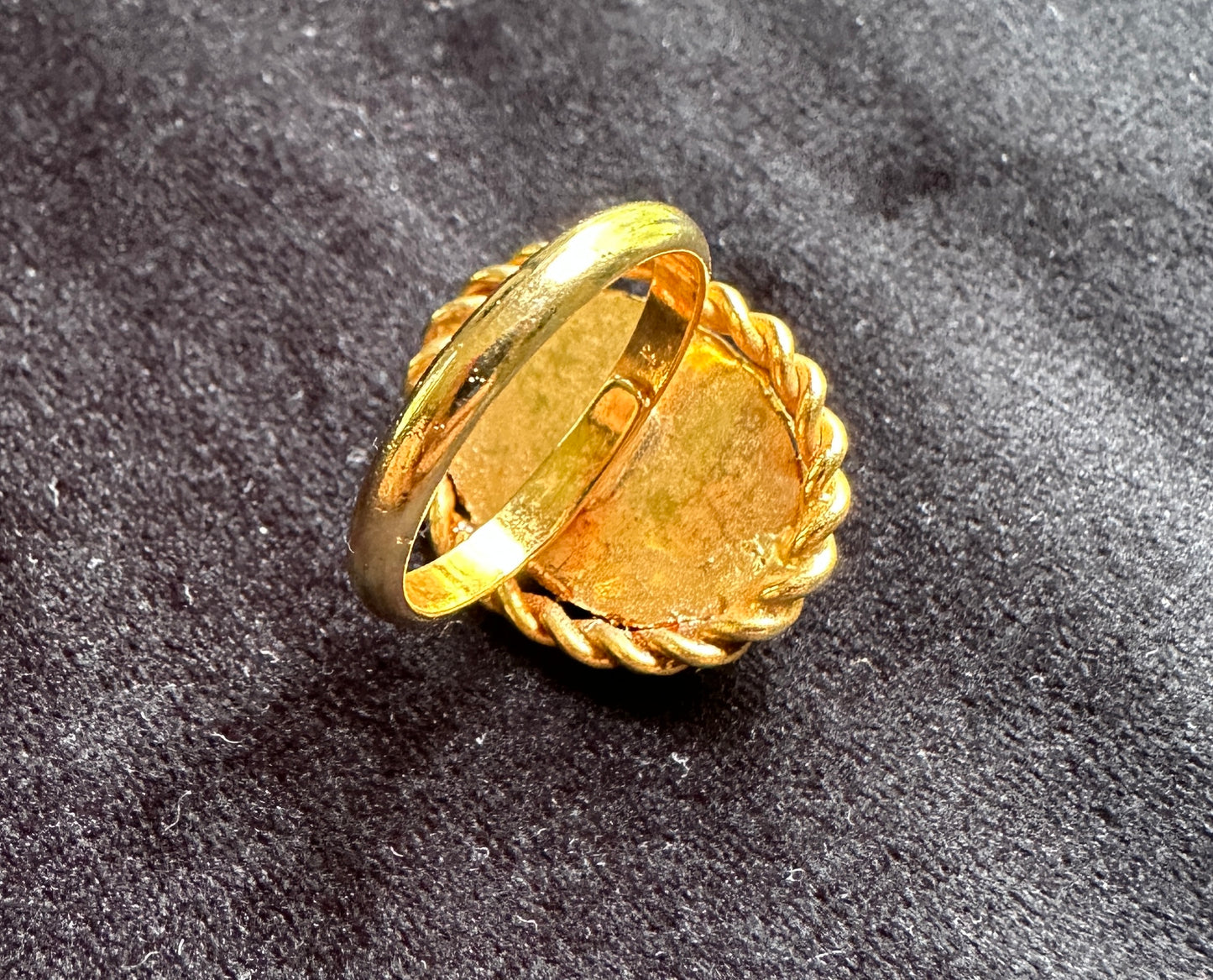 White & Gold Cameo Ring SZ 3-11