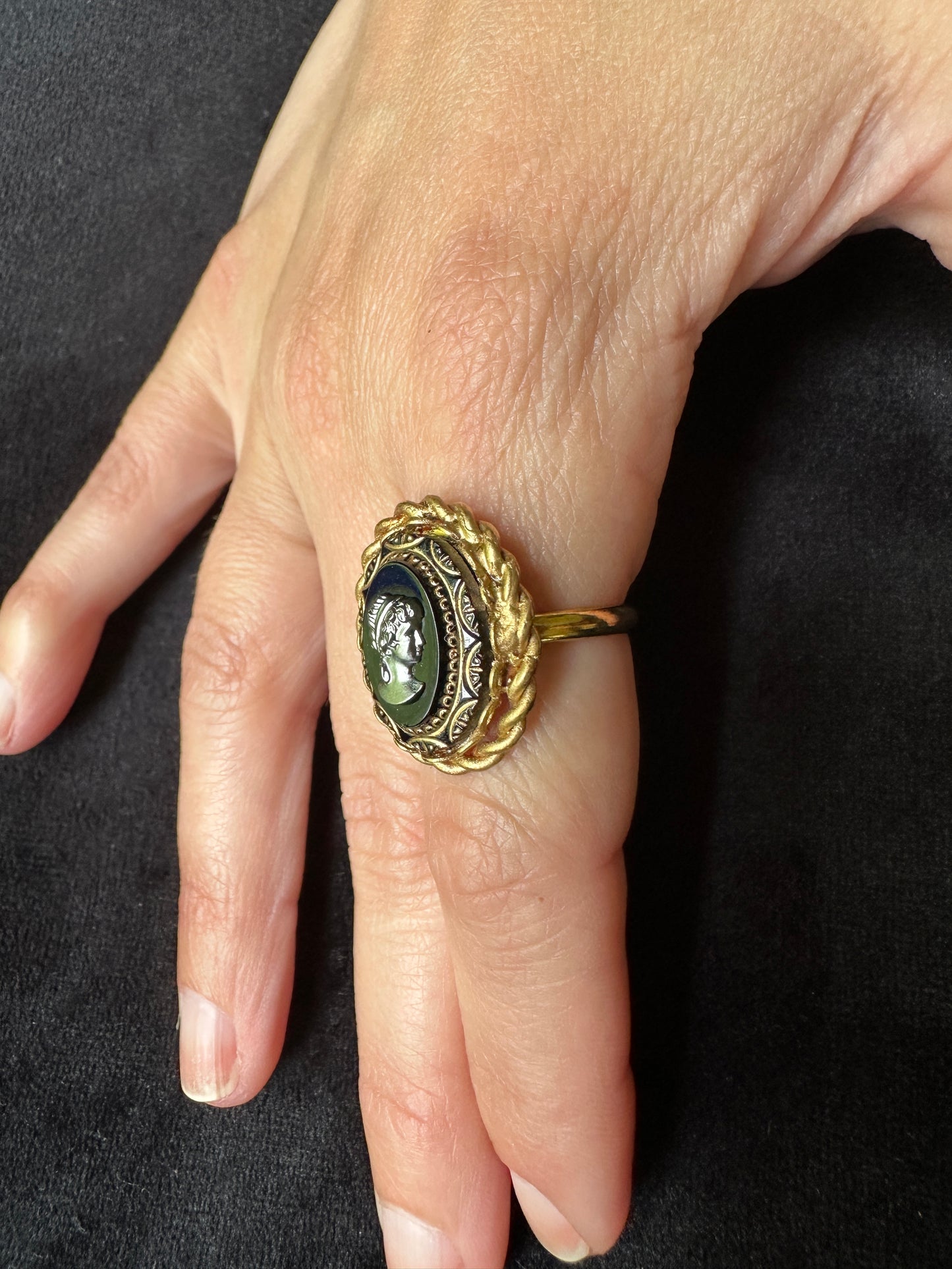 Black & Gold Cameo Ring SZ 3-11
