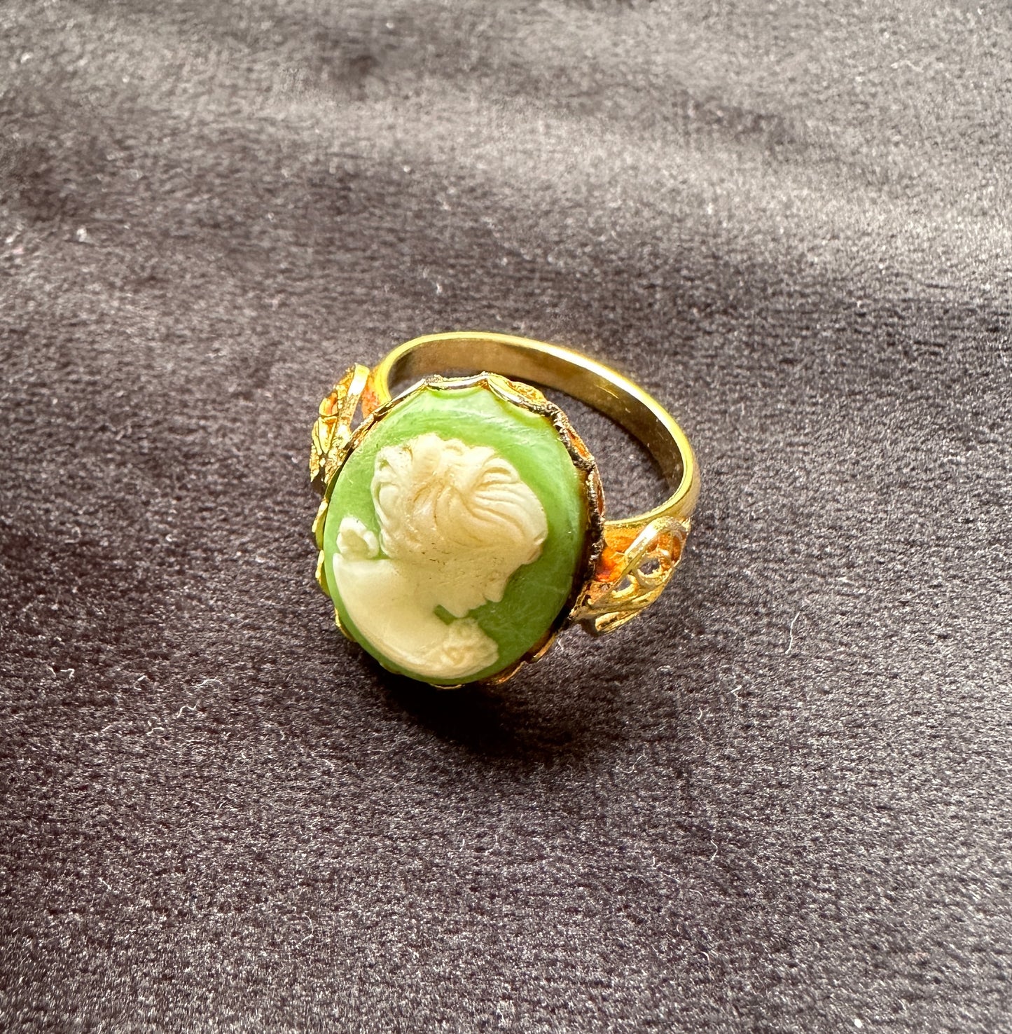Gold & Green Cameo Ring SZ 3-11