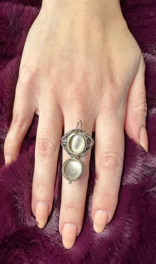 Silver & Amber Poison/Snuff Ring SZ 7