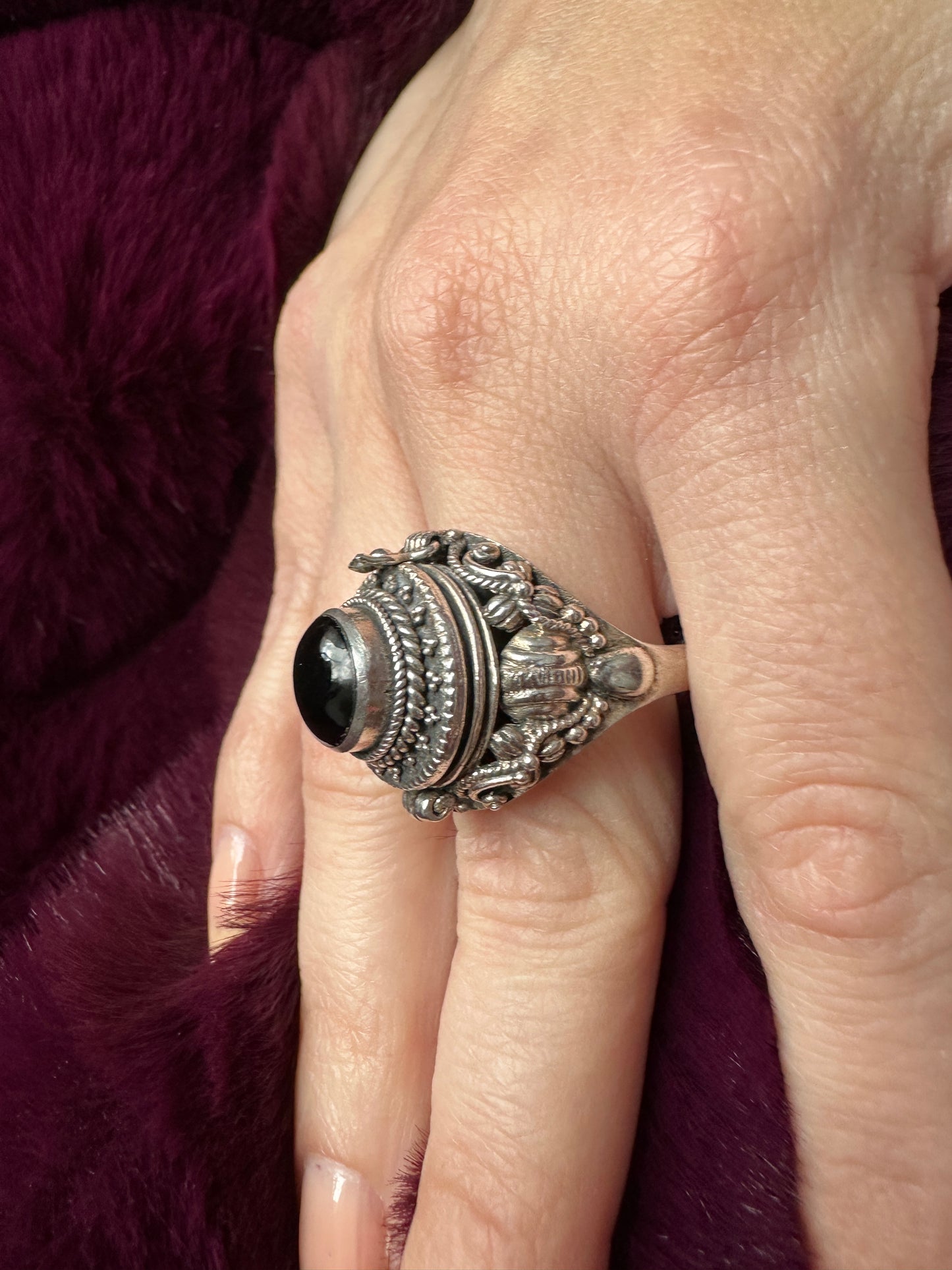 Silver & Onyx Poison/Snuff Ring SZ 10