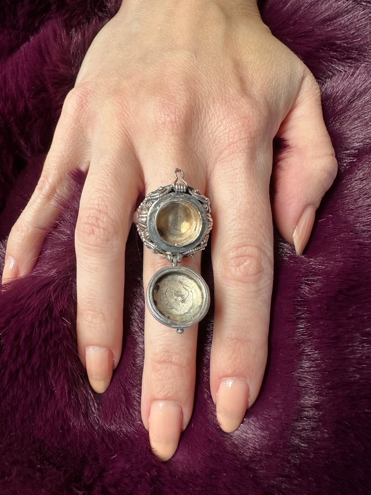 Silver & Onyx Poison/Snuff Ring SZ 10