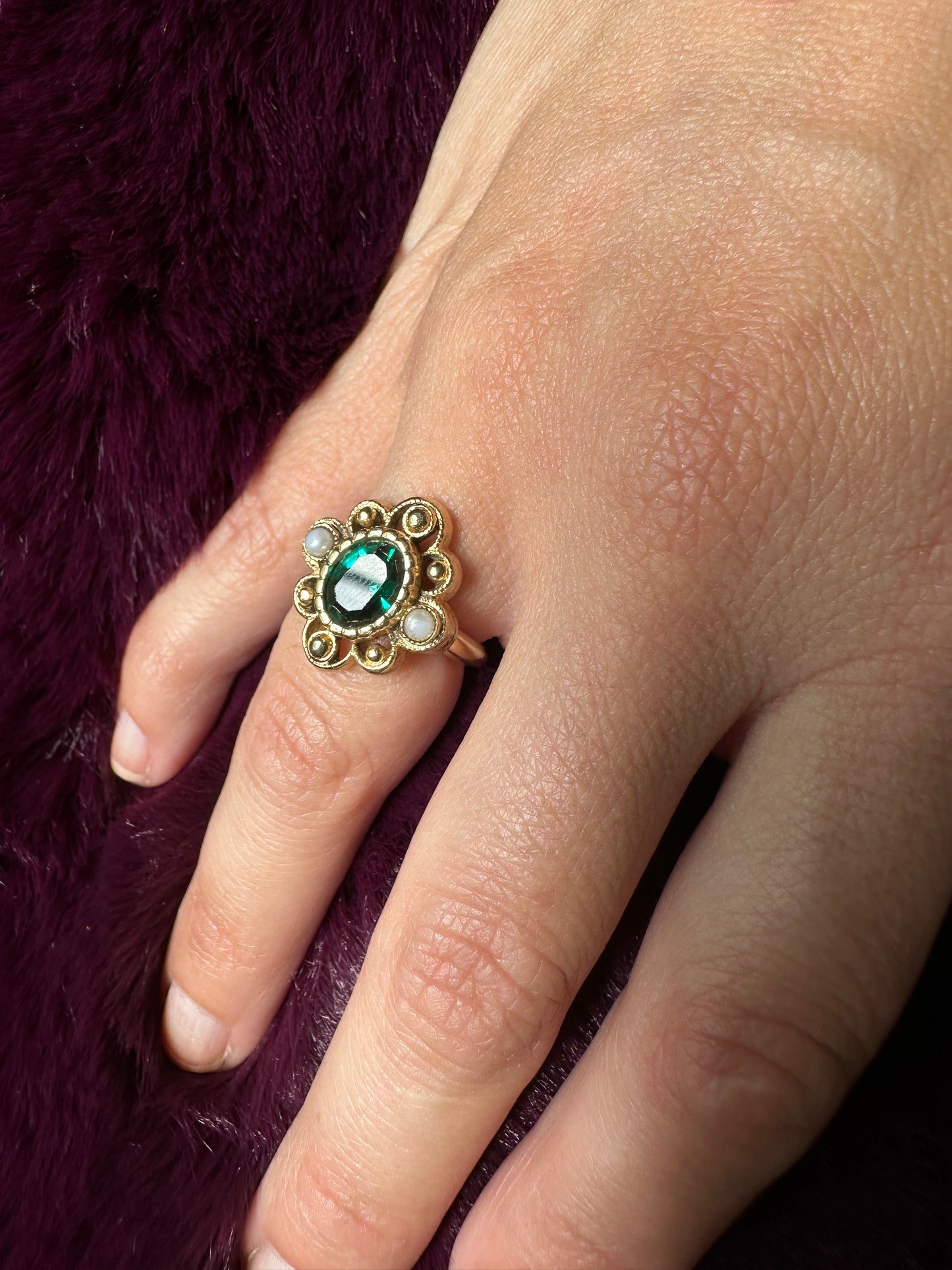 1970s Avon Ring SZ 2-4