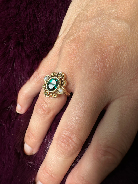 1970s Avon Ring SZ 2-4