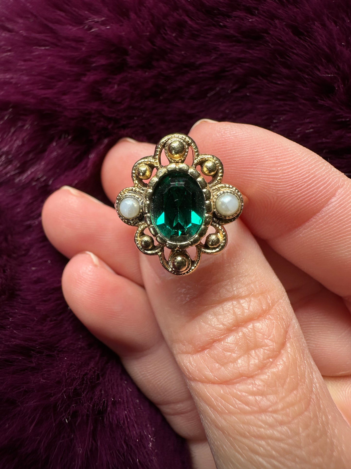1970s Avon Ring SZ 2-4