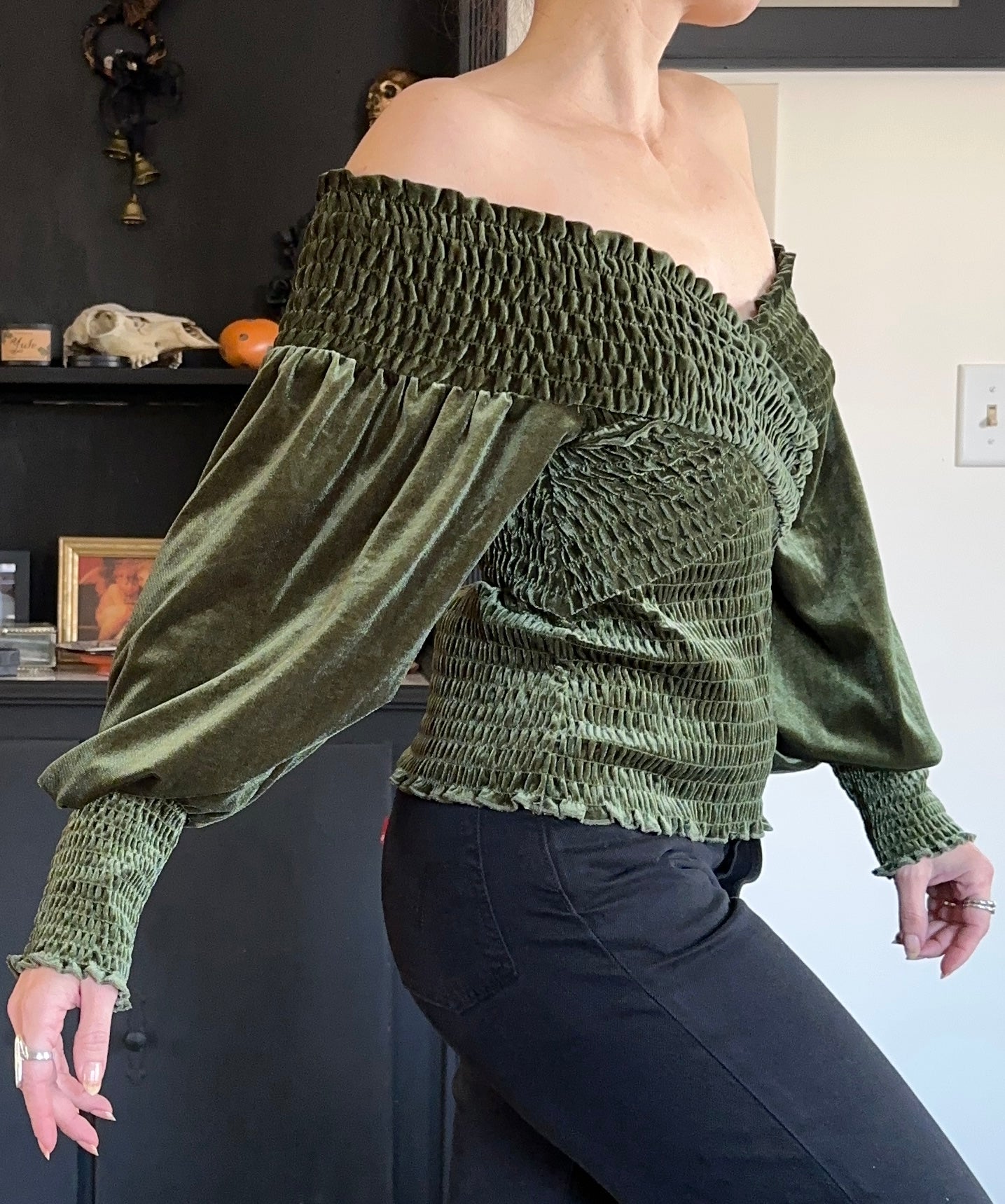 Romantic Off-The-Shoulder Velvet Top L