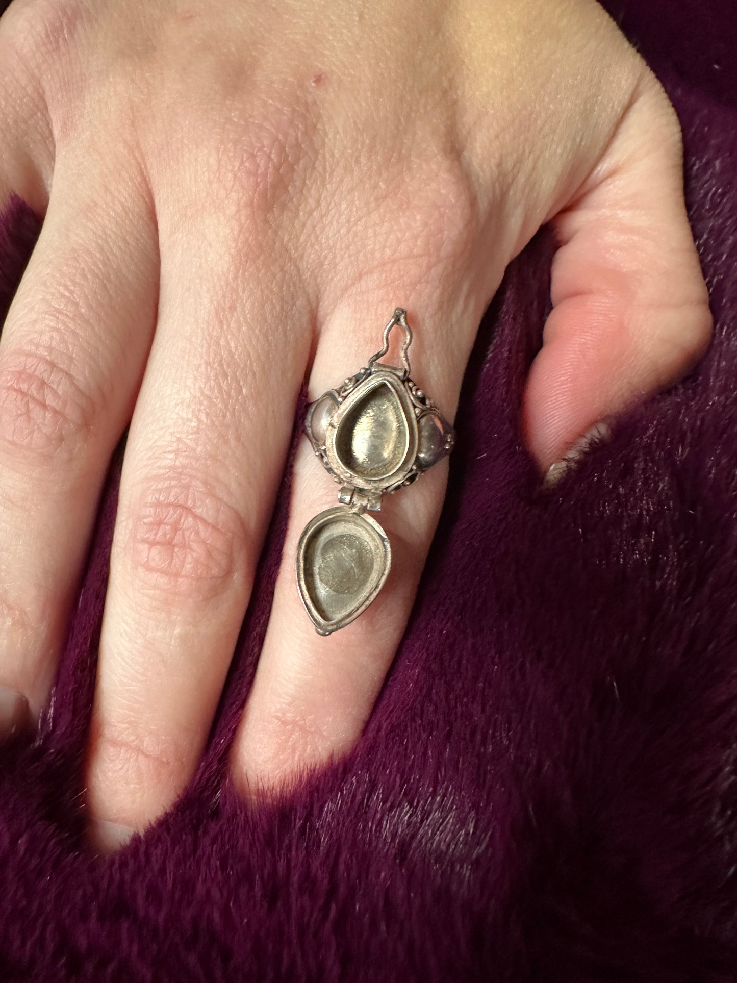 Silver & Carnelian Poison/Snuff Ring SZ 6.5 - 6.75