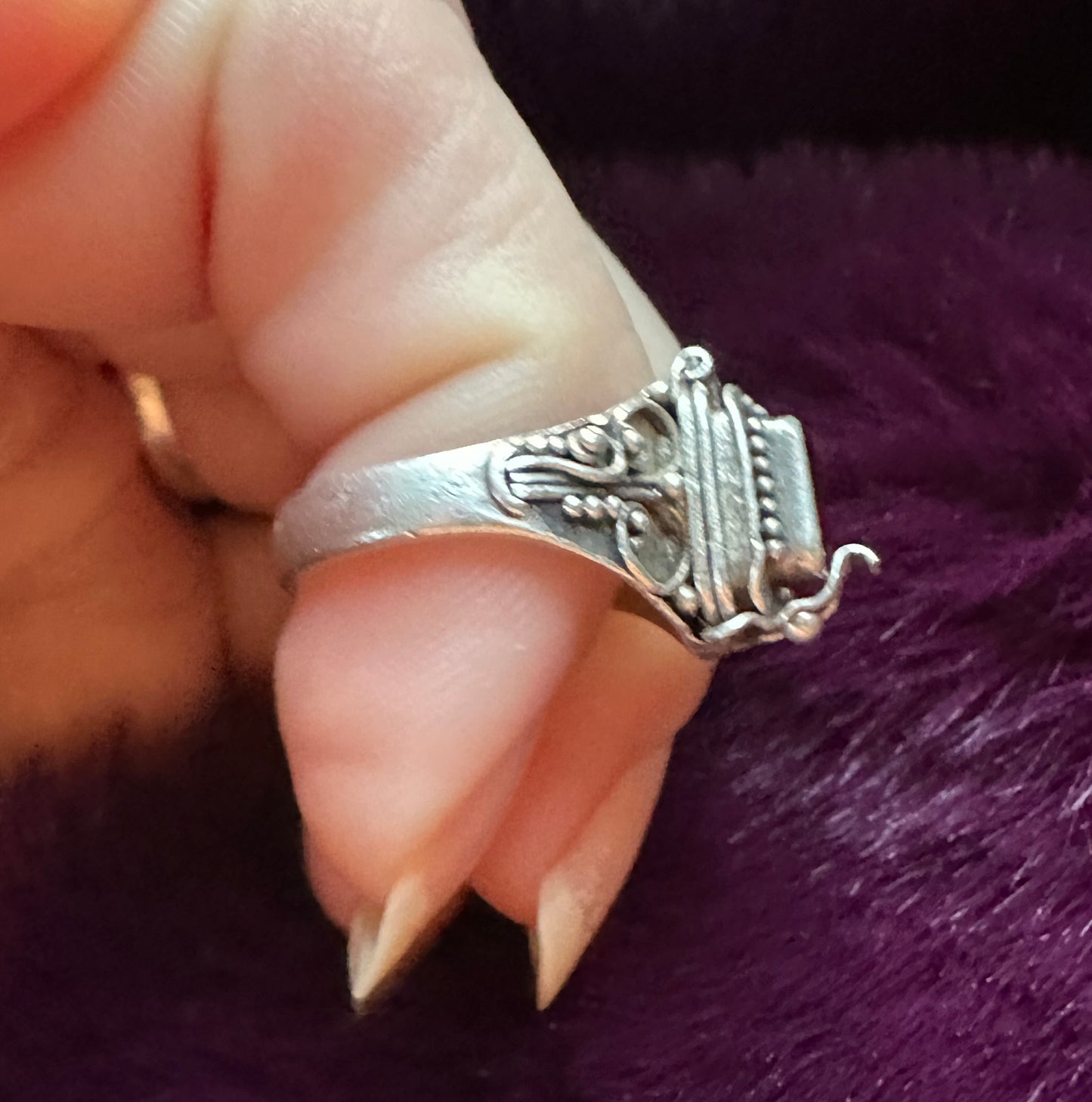 Silver & Garnet Poison/Snuff Ring SZ 5