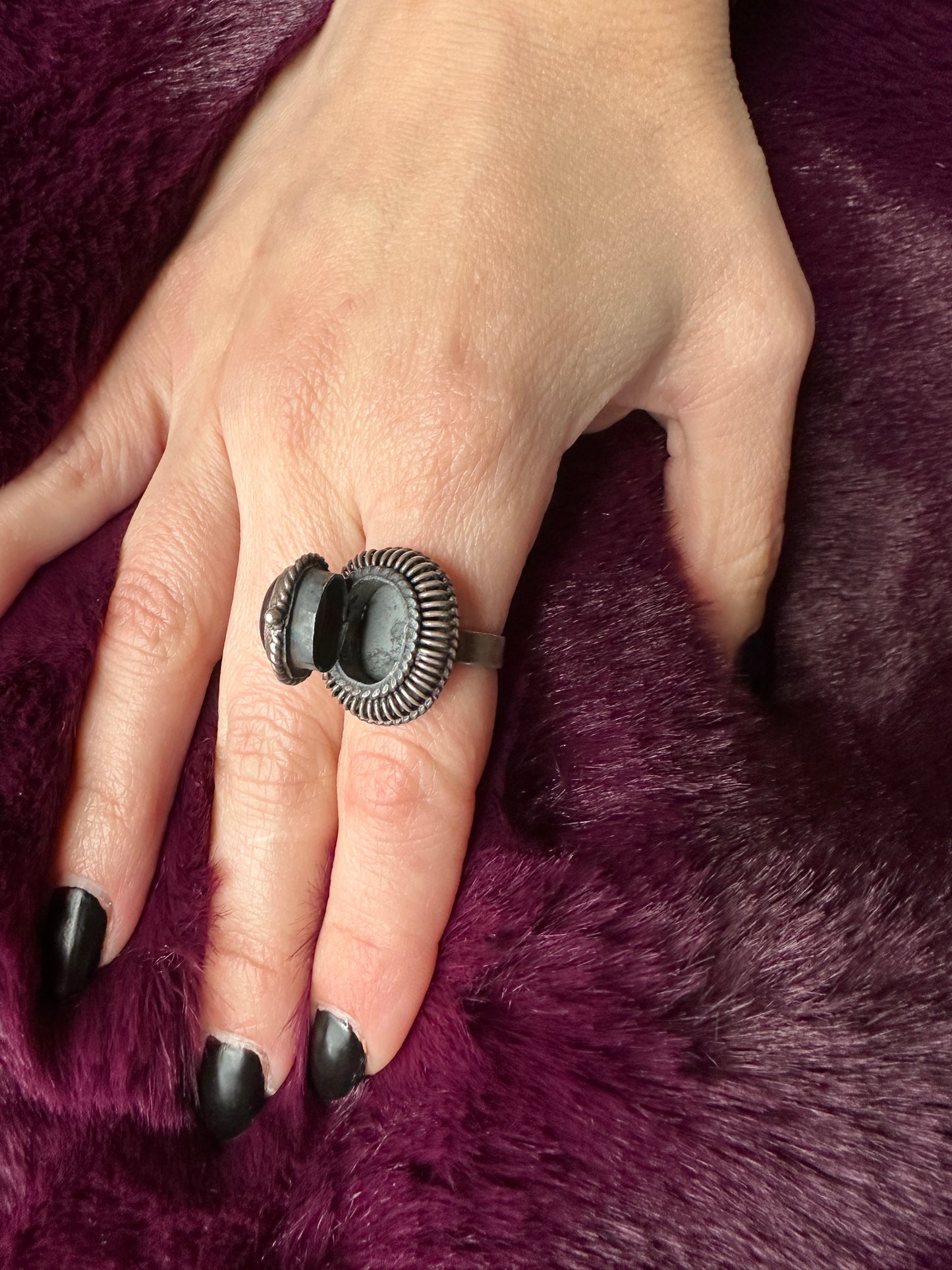 Silver & Amethyst Poison/Snuff Ring - Adjustable