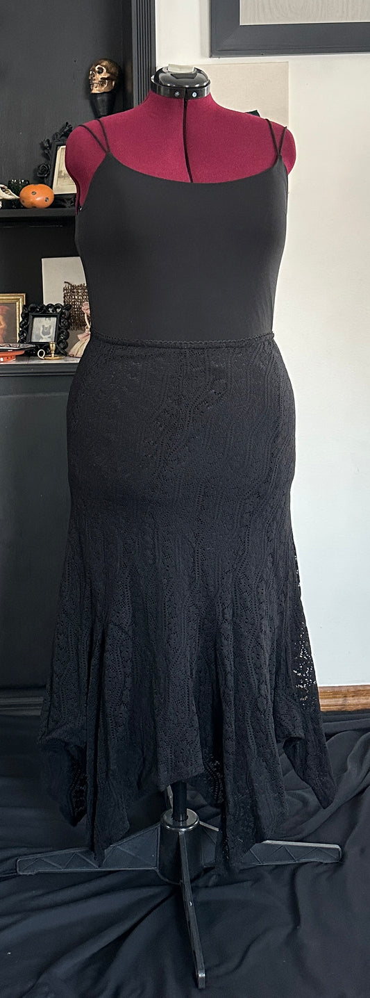 Lace Handkerchief Hem Skirt SZ 12- 14