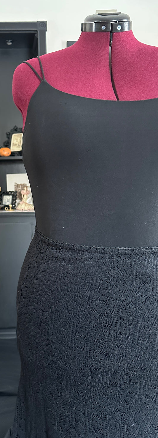 Lace Handkerchief Hem Skirt SZ 12- 14