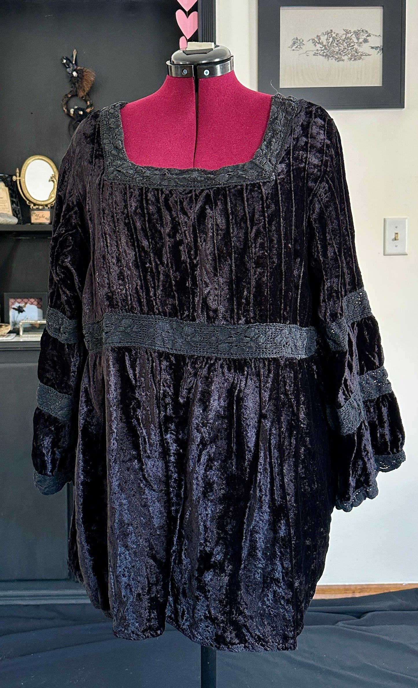 Velvet Renaissance Top SZ 24