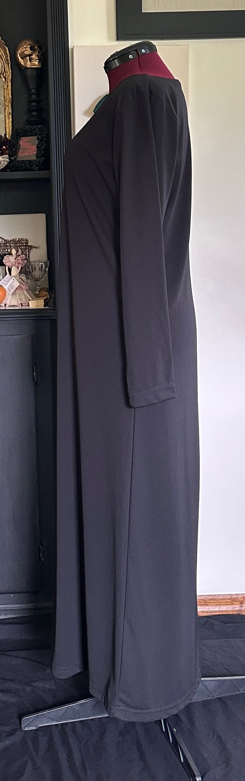 Minimalist Goth Dress L
