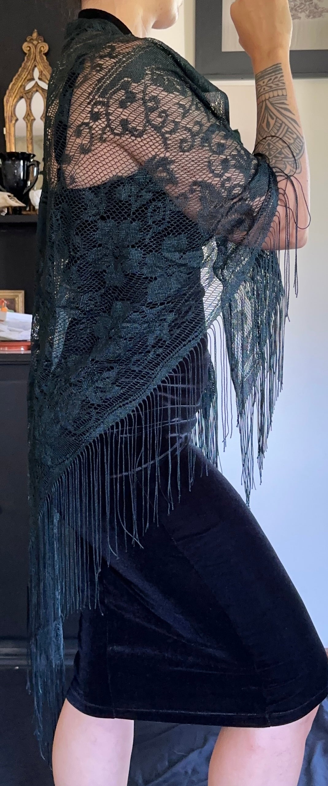 Fringed Lace Shawl O/S