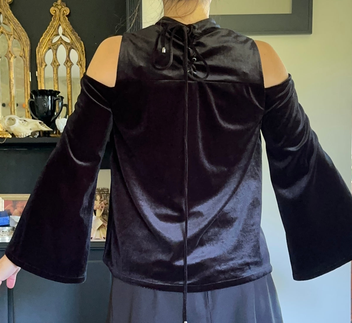 Cold Shoulder Witch Top S/M