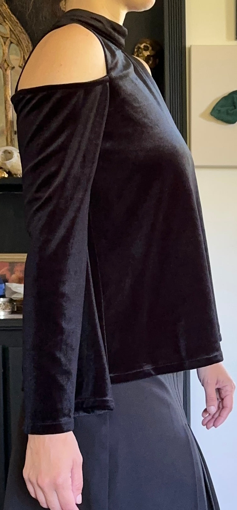 Cold Shoulder Witch Top S/M