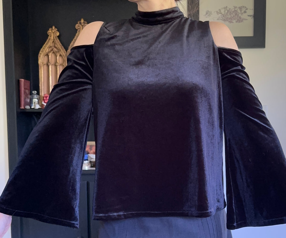 Cold Shoulder Witch Top S/M