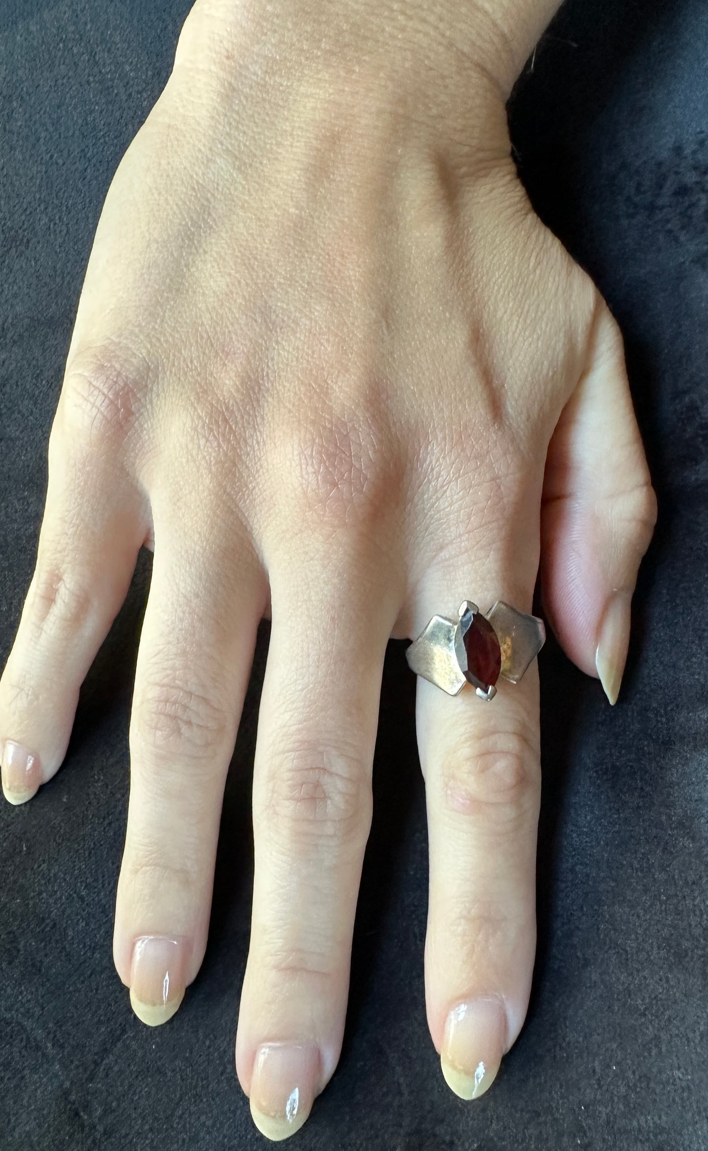 Silver & Garnet Ring SZ 7
