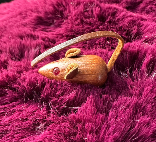 Vintage Mouse Pin
