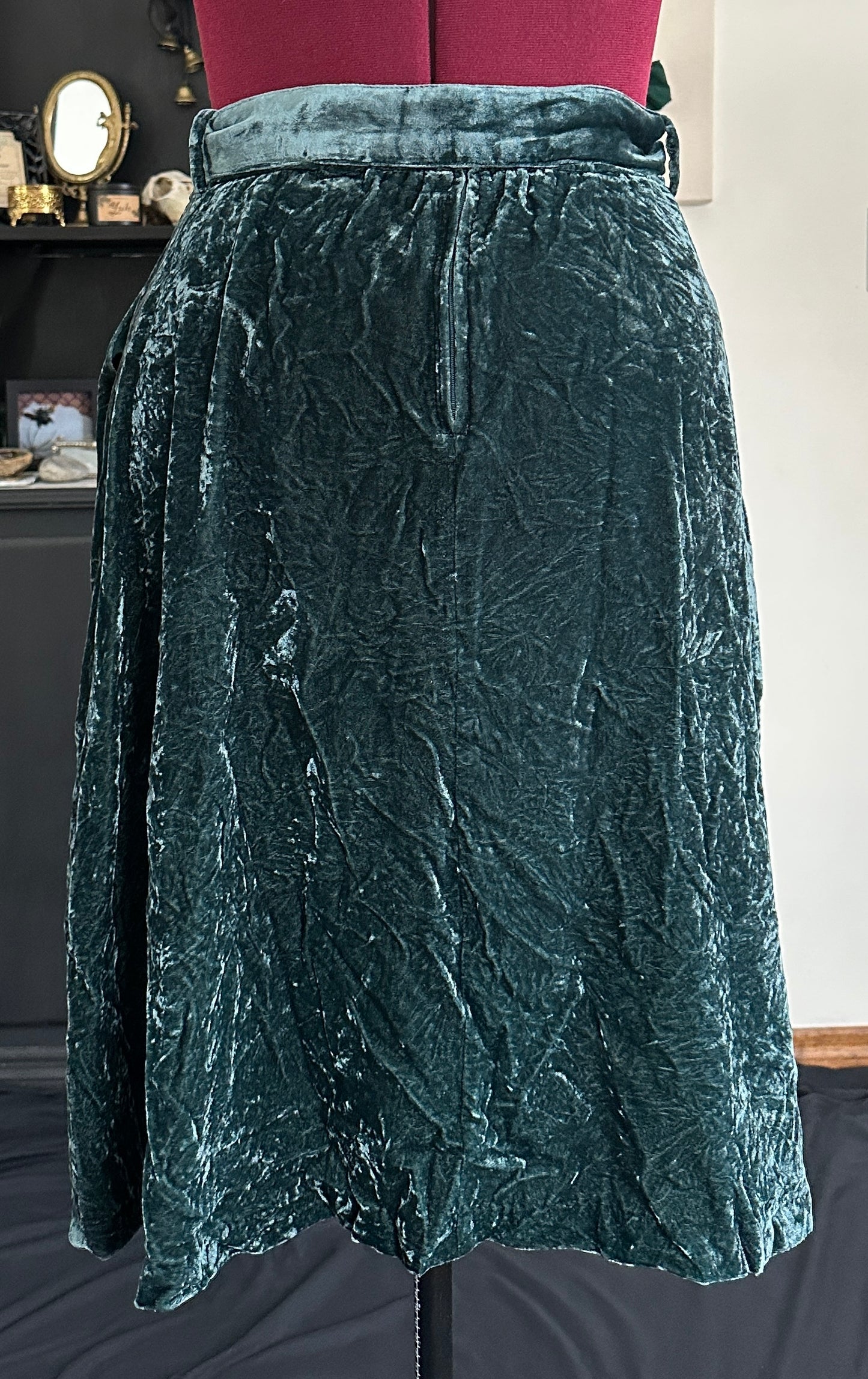Mod Cloth Velvet Skirt L
