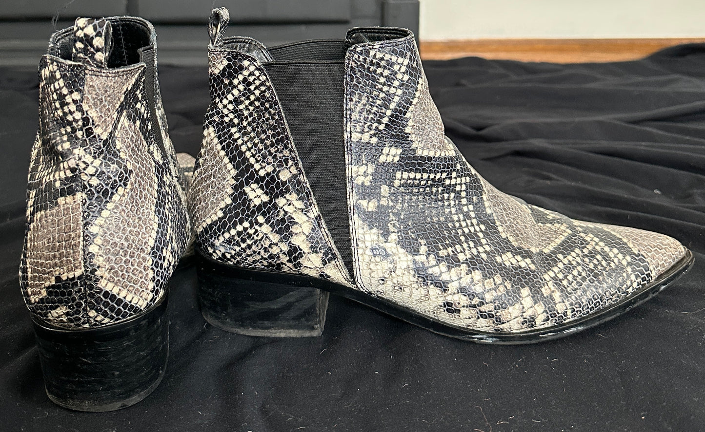 Marc Fisher Snakeskin Western Boot SZ 10